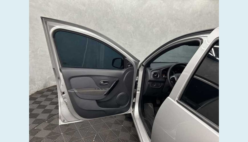 RENAULT RENAULT LOGAN ZEN 1.0 12V FLEX MANUAL 4P - PRATA - 2022 Foto 7 (Grande)