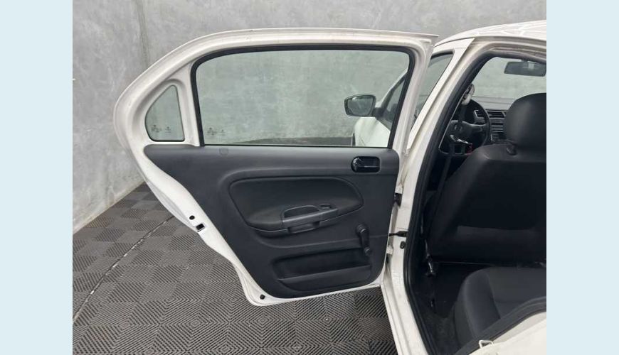 VOLKSWAGEN VOLKSWAGEN VOYAGE 1.0 MPI FLEX MANUAL 4P - BRANCO - 2023 Foto 7 (Grande)