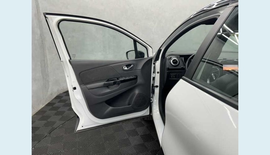 RENAULT RENAULT CAPTUR INTENSE 1.3 TURBO FLEX AUT. 4P - BRANCO - 2023 Foto 7 (Grande)