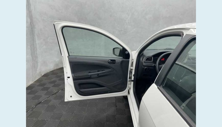 VOLKSWAGEN GOL 1.6 FLEX MANUAL 4P - BRANCO - 2020 Foto 7 (Grande)