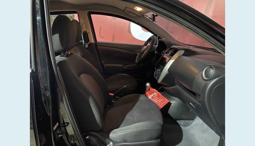NISSAN VERSA SV 1.6 16V FLEX AUT. 4P - PRETO - 2018 Foto 7 (Grande)