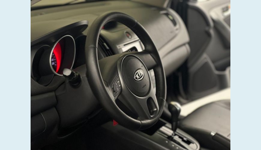 KIA CERATO SX2 1.6 AUT. 4P - PRETO - 2011 Foto 7 (Grande)