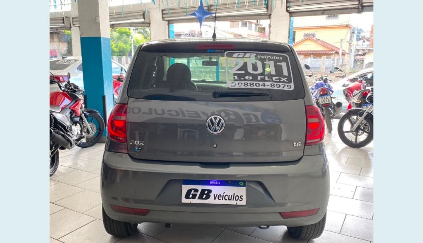 VOLKSWAGEN FOX 1.6 MI 8V FLEX MANUAL 4P - CINZA - 2011 Foto 7 (Grande)