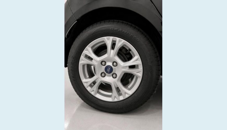 FORD FIESTA SEL 1.6 FLEX MANUAL 4P - PRETO - 2017 Foto 7 (Grande)
