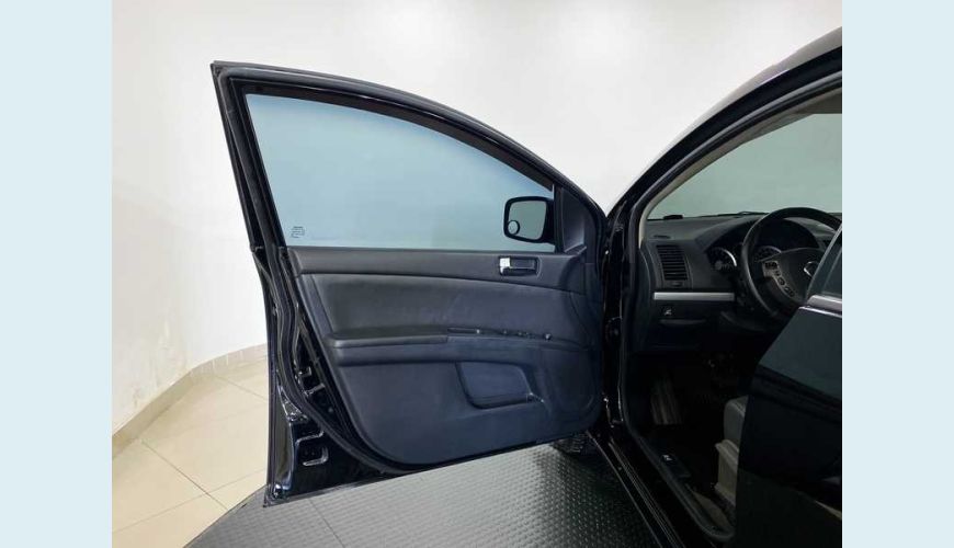 NISSAN SENTRA 2.0 16V FLEX MANUAL 4P - PRETO - 2011 Foto 7 (Grande)
