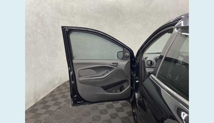 FORD KA SE 1.0 FLEX MANUAL 4P - PRETO - 2017 Foto 7 (Grande)