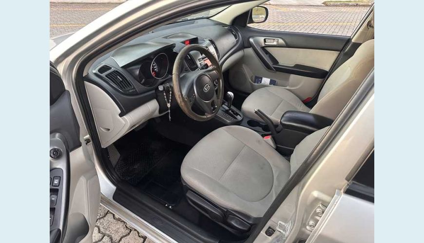 KIA CERATO EX 1.6 16V 6VEL AUT. - PRATA - 2011 Foto 7 (Grande)