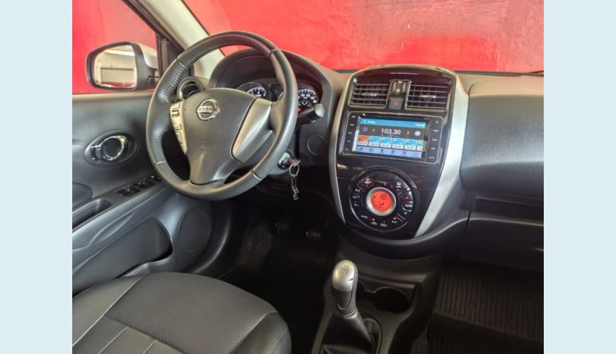 NISSAN VERSA FLEX MANUAL 4P - PRATA - 2018 Foto 7 (Grande)