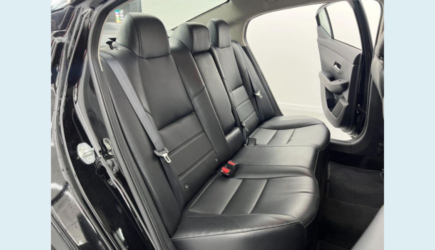 NISSAN SENTRA ADV AUT. 4P - PRETO - 2024 Foto 7 (Grande)
