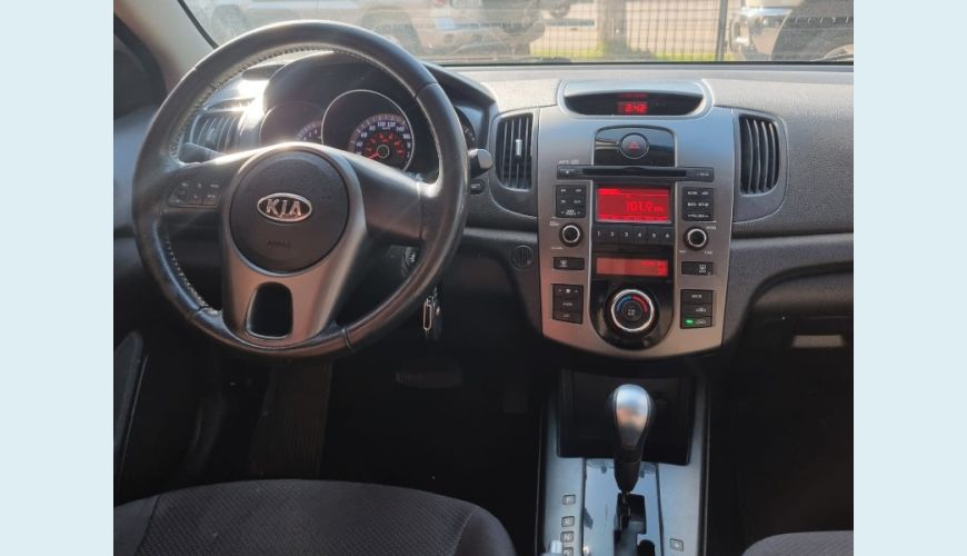 KIA CERATO 1.6 16V AUT. 4P - PRATA - 2011 Foto 7 (Grande)