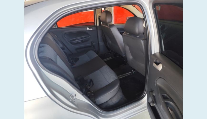 VOLKSWAGEN GOL FLEX MANUAL 4P - PRATA - 2012 Foto 7 (Grande)