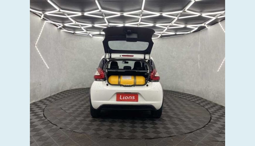 FIAT MOBI LIKE 1.0 FLEX MANUAL 4P - BRANCO - 2021 Foto 7 (Grande)