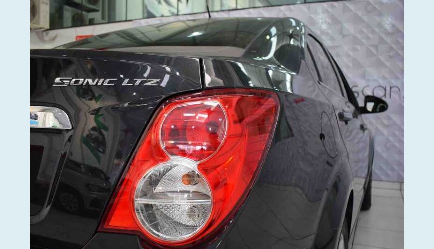 CHEVROLET SONIC LTZ 1.6 FLEX AUT. 4P - PRETO - 2014 Foto 7 (Grande)
