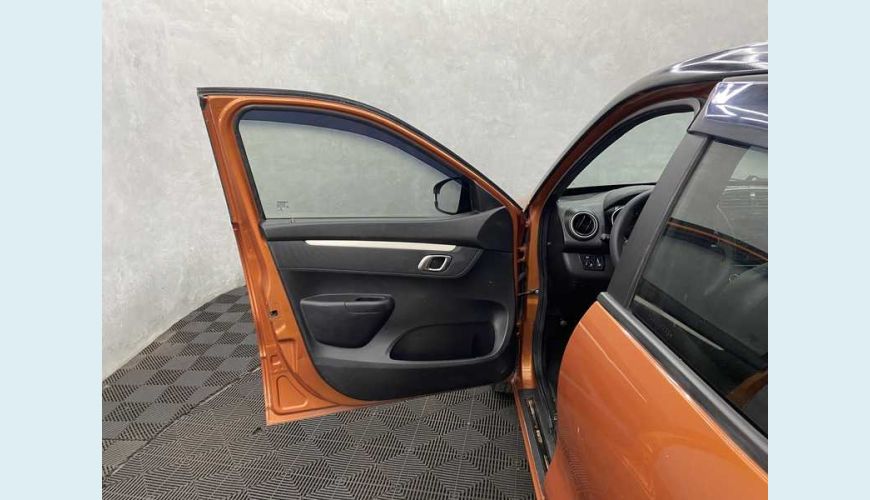 RENAULT KWID INTENSE 1.0 12V SCE FLEX MANUAL 4P - LARANJA - 2018 Foto 7 (Grande)