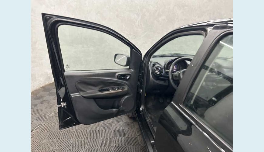 FIAT FIAT UNO ATTRACTIVE 1.0 FLEX MANUAL 4P - PRETO - 2016 Foto 7 (Grande)