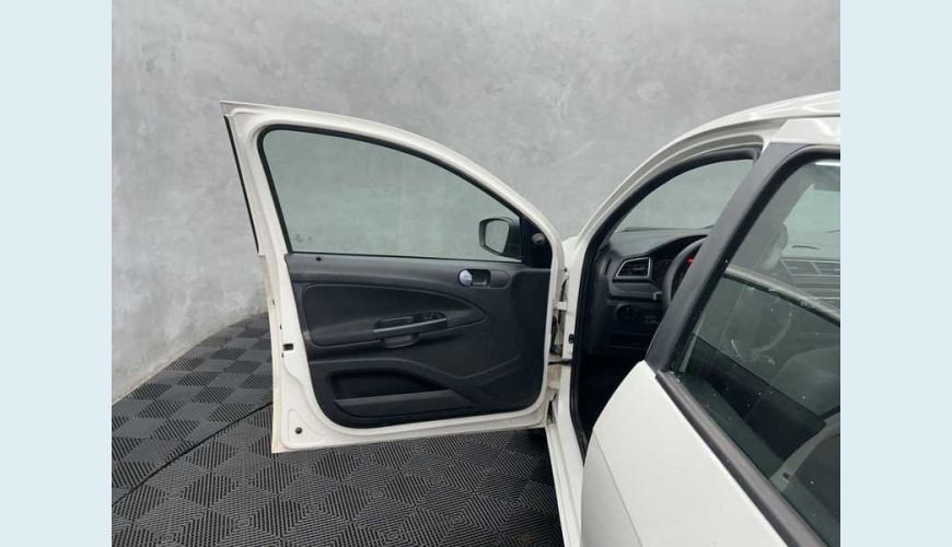 VOLKSWAGEN GOL 1.6 MSI FLEX MANUAL 4P - BRANCO - 2019 Foto 7 (Grande)