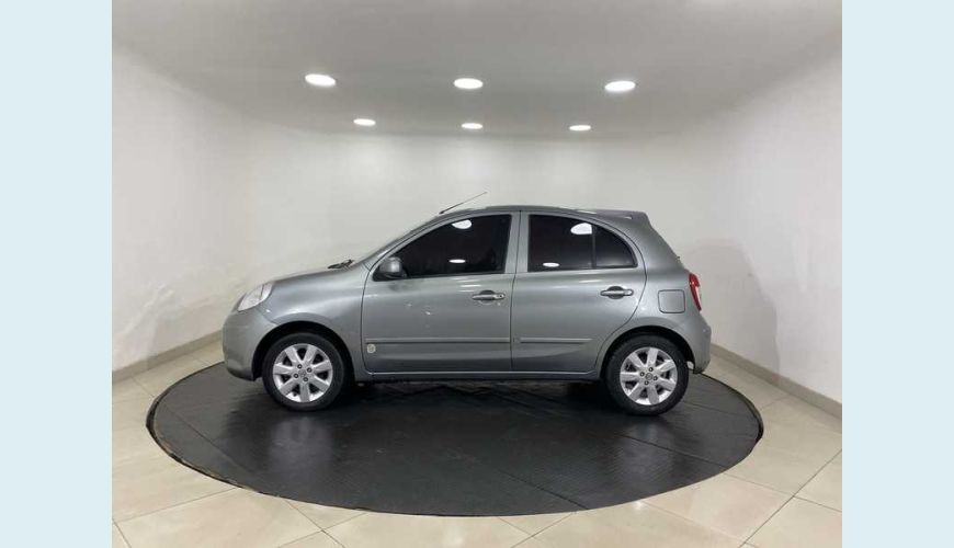 NISSAN MARCH S 1.6 16V FLEX MANUAL 4P - CINZA - 2013 Foto 7 (Grande)