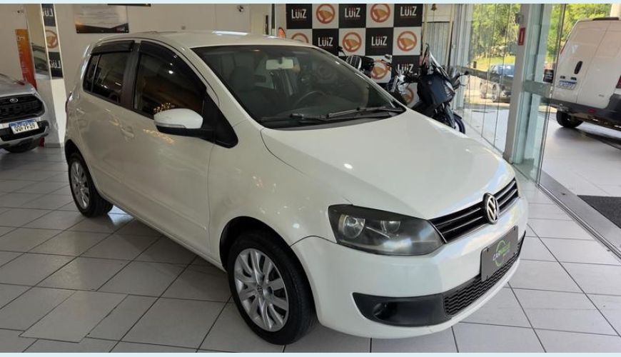 VOLKSWAGEN FOX 1.0 8V FLEX MANUAL 4P - BRANCO - 2014 Foto 7 (Grande)