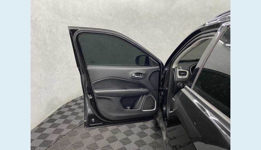 JEEP COMPASS LONGITUDE 2.0 FLEX AUT. 4P - PRETO - 2019 Foto 7 (Grande)
