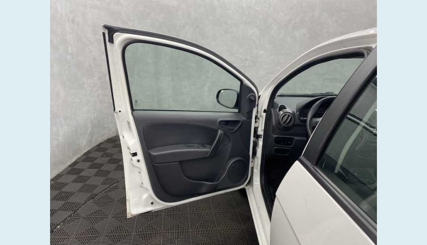 FIAT GRAND SIENA 1.0 FLEX MANUAL 4P - BRANCO - 2021 Foto 7 (Grande)