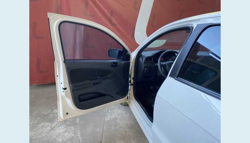 VOLKSWAGEN VOYAGE 1.0 MPI FLEX MANUAL 4P - BRANCO - 2021 Foto 7 (Grande)