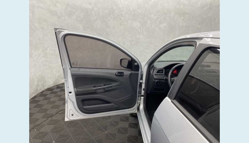 VOLKSWAGEN GOL 1.6 FLEX MANUAL 4P - PRATA - 2022 Foto 7 (Grande)