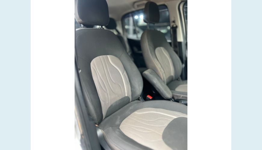 FIAT FIAT UNO FLEX MANUAL 4P - PRATA - 2018 Foto 7 (Grande)