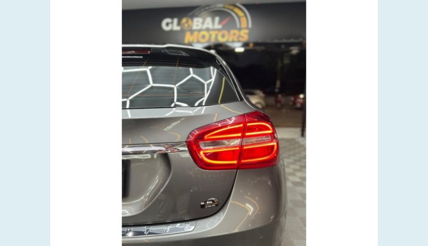 MERCEDES-BENZ MERCEDES-BENZ GLA 200 FLEX AUT. 4P - CINZA - 2017 Foto 7 (Grande)