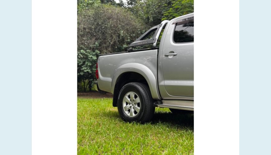 TOYOTA HILUX FLEX AUT. 4P - PRATA - 2015 Foto 7 (Grande)