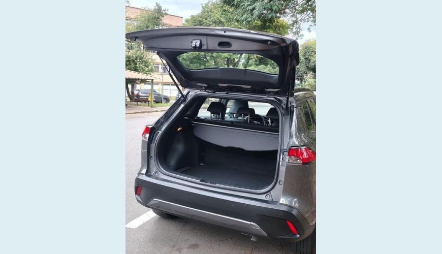 TOYOTA COROLLA CROSS XRE 2.0 FLEX AUT. 4P - CINZA - 2023 Foto 7 (Grande)