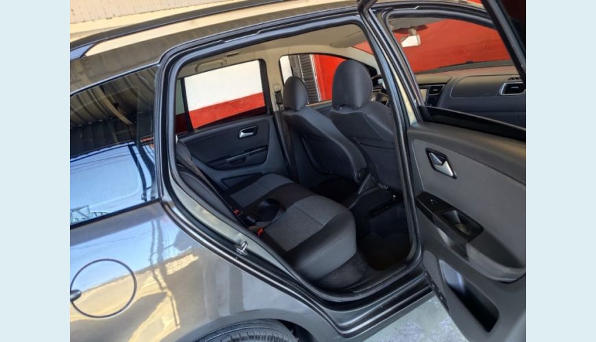 VOLKSWAGEN VOLKSWAGEN SPACEFOX FLEX MANUAL 4P - CINZA - 2013 Foto 7 (Grande)