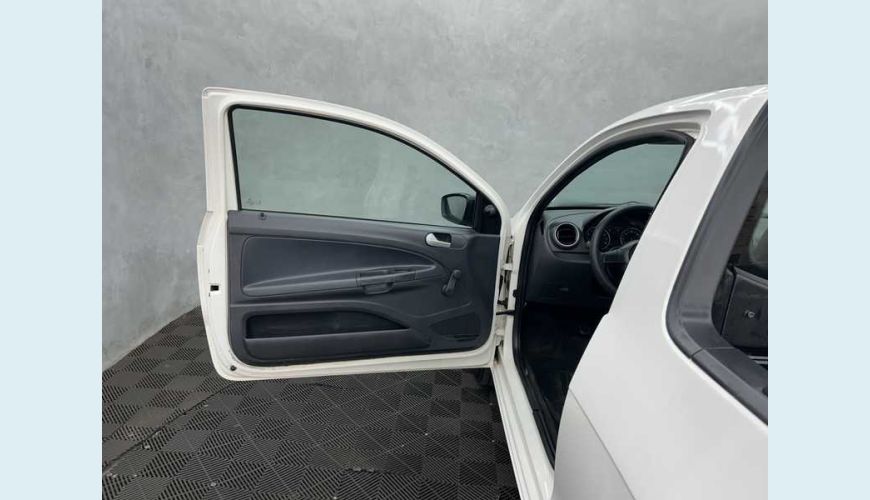 VOLKSWAGEN VOLKSWAGEN SAVEIRO STARTLINE CS 1.6 FLEX MANUAL 2P - BRANCO - 2016 Foto 7 (Grande)