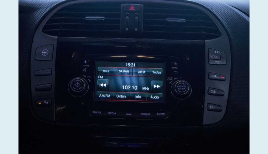 FIAT BRAVO BLACKMOTION 1.8 16V FLEX MANUAL 4P - BRANCO - 2016 Foto 7 (Grande)