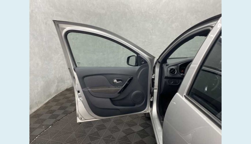RENAULT LOGAN ZEN 1.0 12V FLEX MANUAL 4P - PRATA - 2020 Foto 7 (Grande)