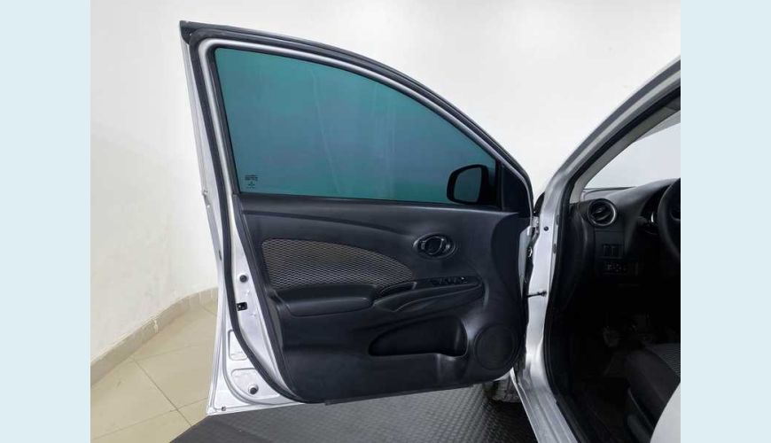 NISSAN VERSA 1.0 12V FLEX - PRATA - 2019 Foto 7 (Grande)