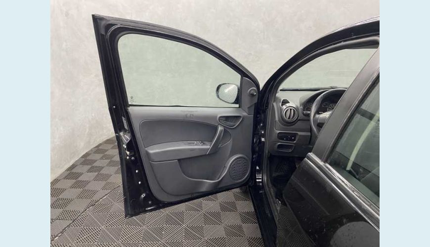 FIAT GRAND SIENA 1.4 FLEX MANUAL 4P - PRETO - 2021 Foto 7 (Grande)