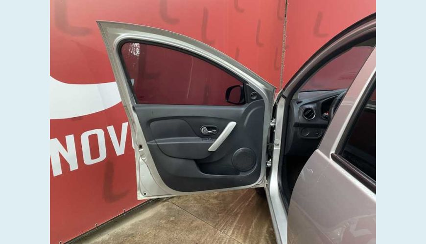 RENAULT RENAULT SANDERO AUTHENTIQUE 1.0 12V FLEX MANUAL 4P - PRATA - 2019 Foto 7 (Grande)