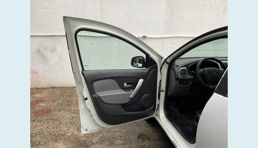 RENAULT LOGAN EXPRESSION 1.0 12V FLEX MANUAL 4P - BRANCO - 2018 Foto 7 (Grande)