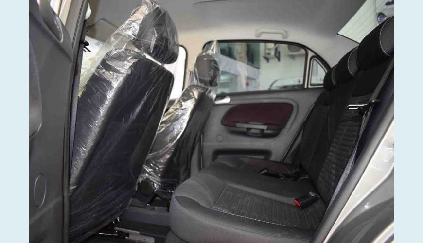 VOLKSWAGEN VOYAGE TEC CITY 1.0 FLEX AUT. 4P - PRATA - 2013 Foto 7 (Grande)