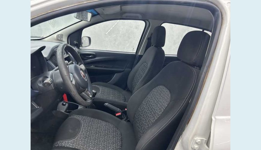 FIAT UNO ATTRACTIVE 1.0 FLEX MANUAL 4P - BRANCO - 2021 Foto 7 (Grande)