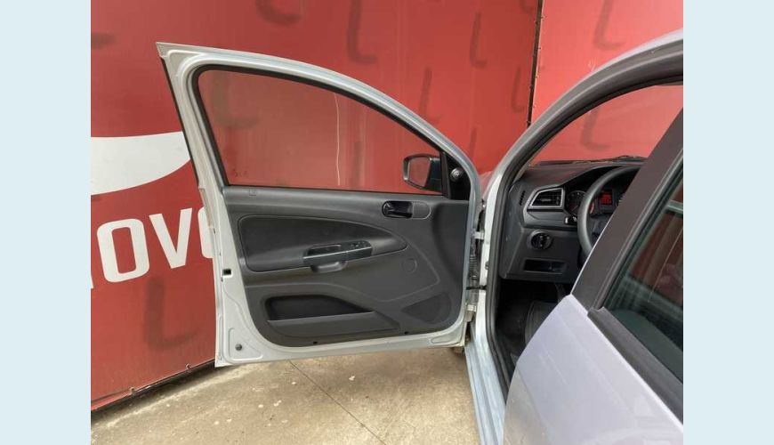 VOLKSWAGEN GOL 1.6 FLEX MANUAL 4P - PRATA - 2021 Foto 7 (Grande)