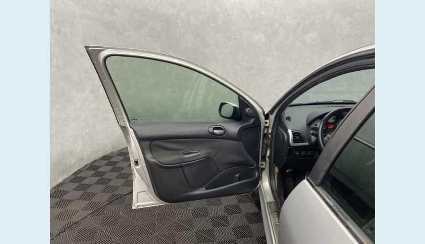 PEUGEOT 207 XS 1.6 16V FLEX MANUAL 4P - PRATA - 2013 Foto 7 (Grande)