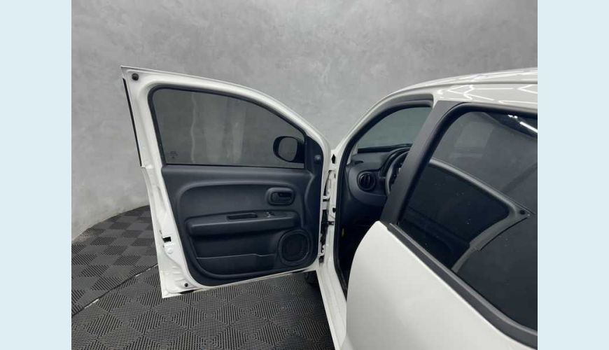 FIAT MOBI LIKE 1.0 FLEX MANUAL 4P - BRANCO - 2023 Foto 7 (Grande)