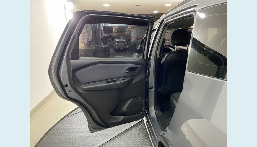 CHEVROLET SPIN ECONOFLEX ACTIV 7S 1.8 FLEX AUT. 4P - CINZA - 2019 Foto 7 (Grande)