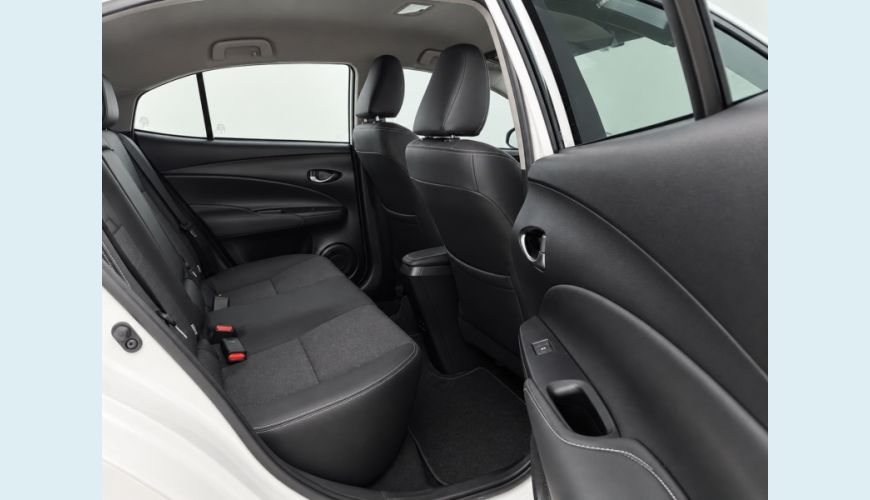 TOYOTA YARIS - BRANCO - 2024 Foto 7 (Grande)