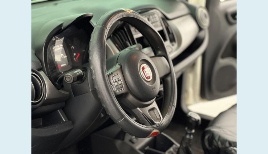 FIAT UNO EVOLUTION 1.4 - BRANCO - 2015 Foto 7 (Grande)