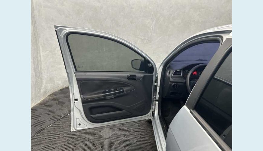 VOLKSWAGEN GOL 1.6 - PRATA - 2020 Foto 7 (Grande)
