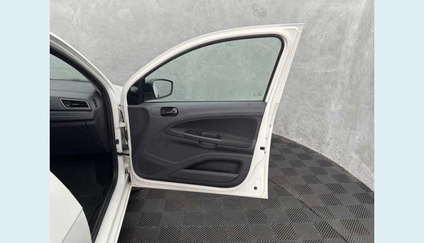 VOLKSWAGEN VOYAGE 1.0 MPI (FLEX) - BRANCO - 2023 Foto 7 (Grande)