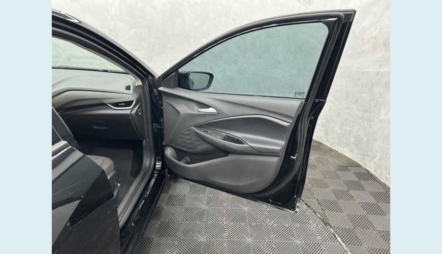 CHEVROLET ONIX PLUS LTZ 1.0 TURBO (AUT.) - BRANCO - 2023 Foto 7 (Grande)