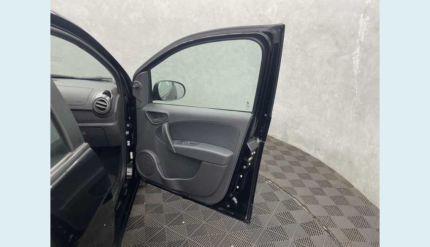 FIAT GRAND SIENA 1.4 FLEX - PRETO - 2021 Foto 7 (Grande)